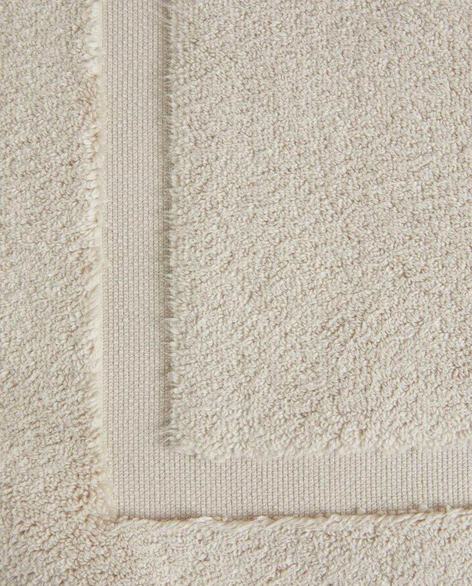 EXTRA-SOFT BATH MAT