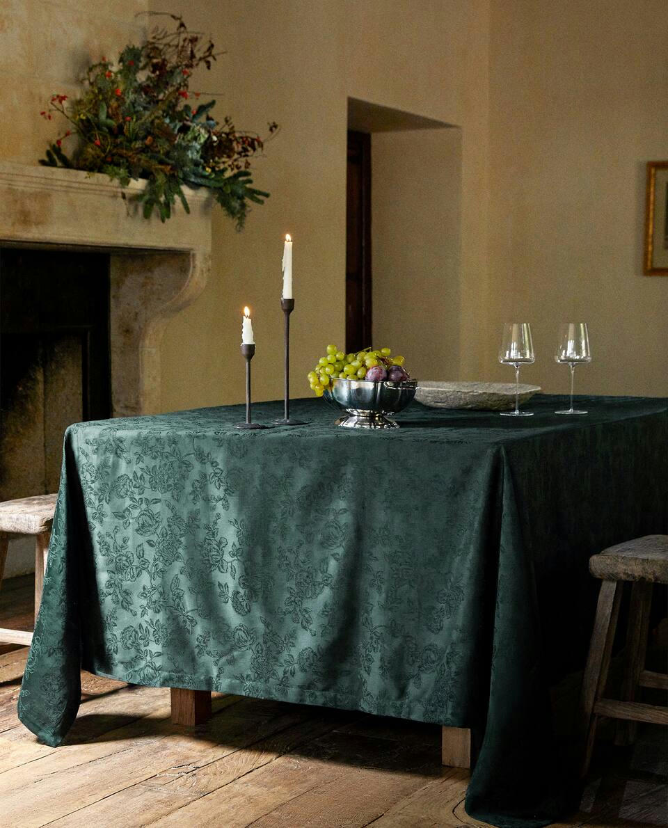 CHRISTMAS FLORAL JACQUARD TABLECLOTH