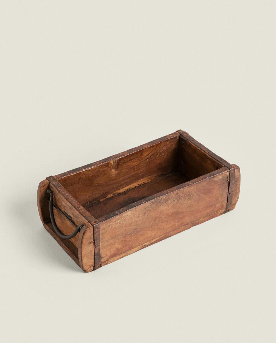 ANTIQUE-FINISH WOODEN BOX