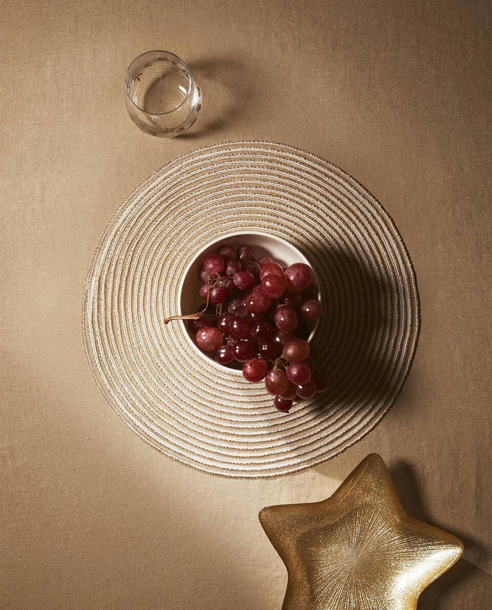 PACK OF GLITTERY CHRISTMAS SPIRAL PLACEMATS (PACK OF 2)