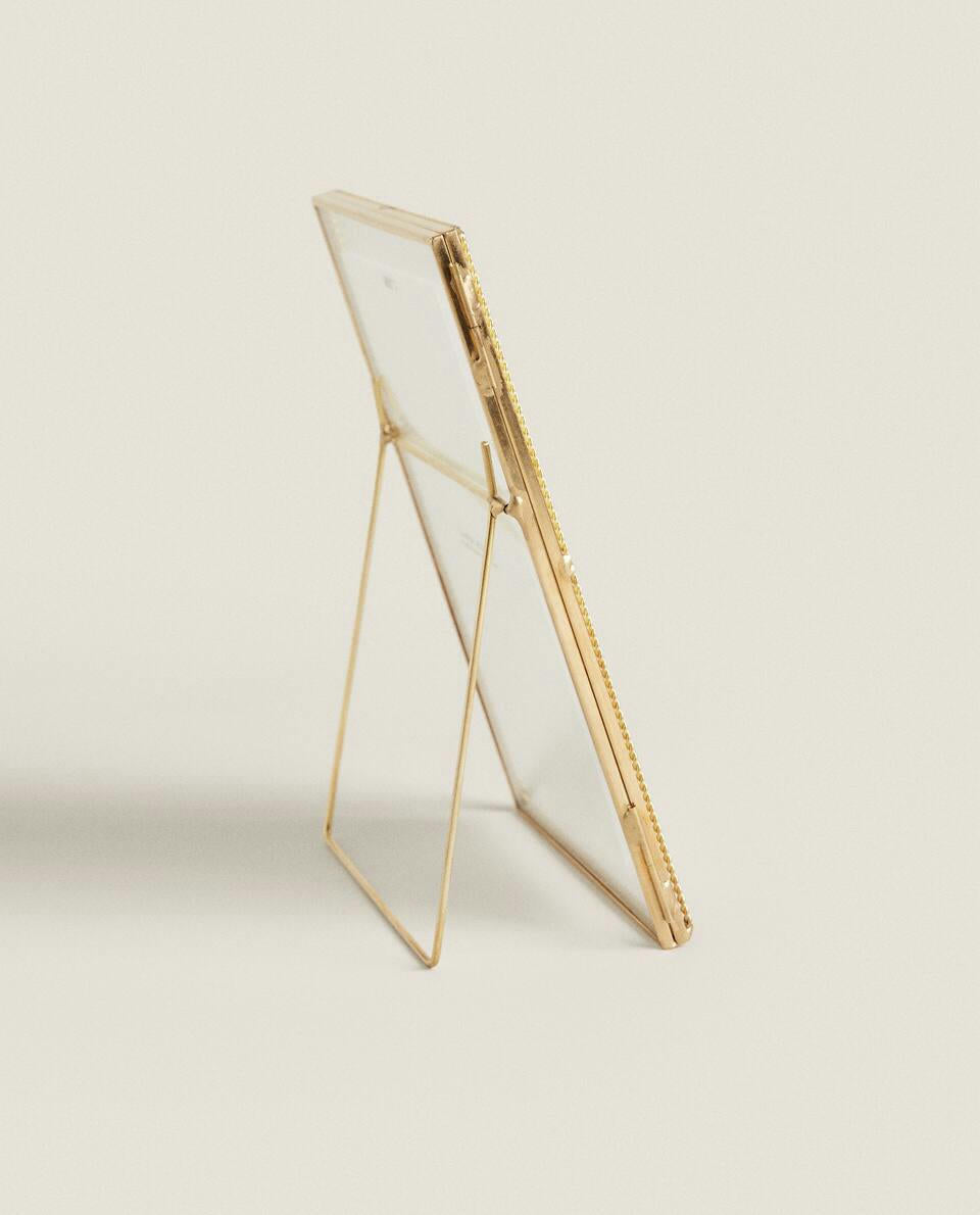 GOLDEN FRAME