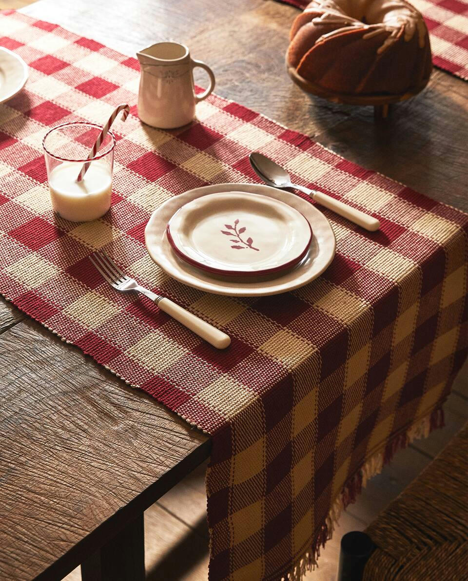 CHRISTMAS CHECK TABLE RUNNER