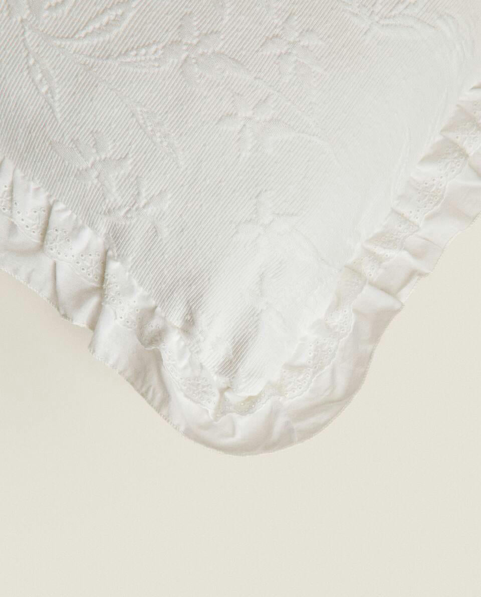 RUFFLE CUSHION COVER