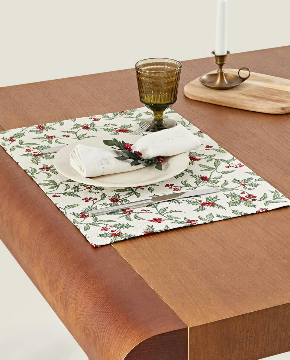 CHRISTMAS HOLLY PLACEMAT
