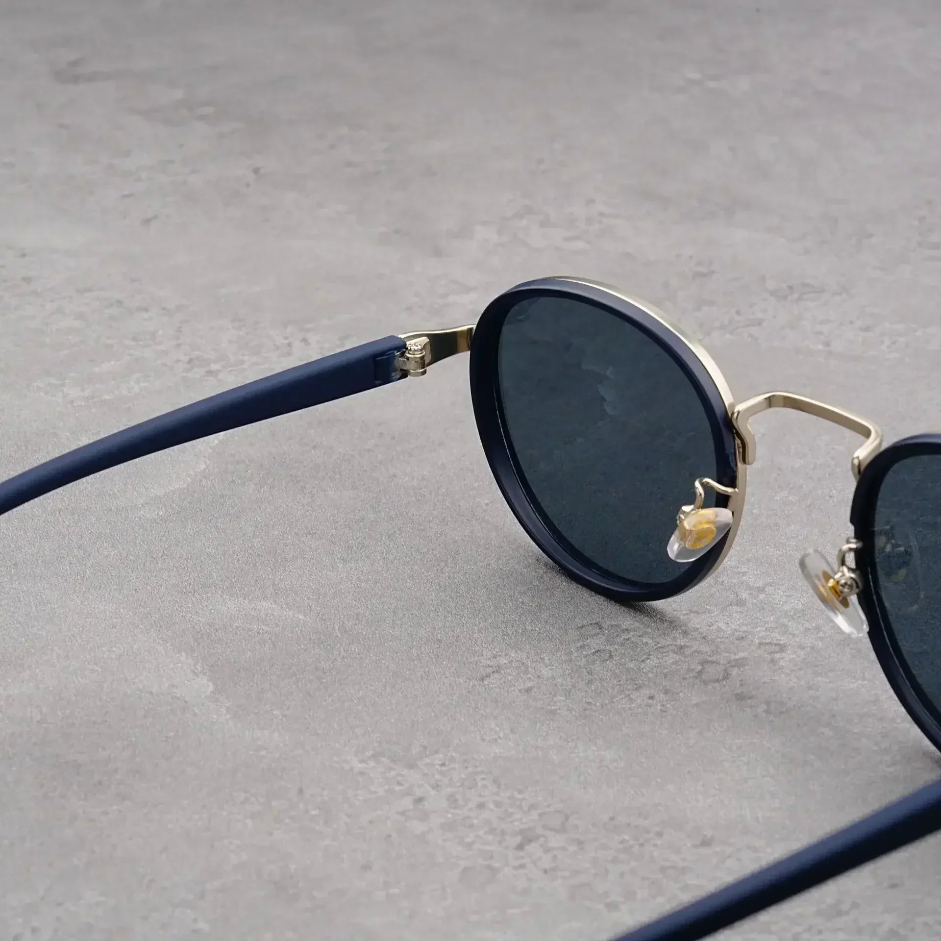 Metal Rim Round-Lens Sunglasses