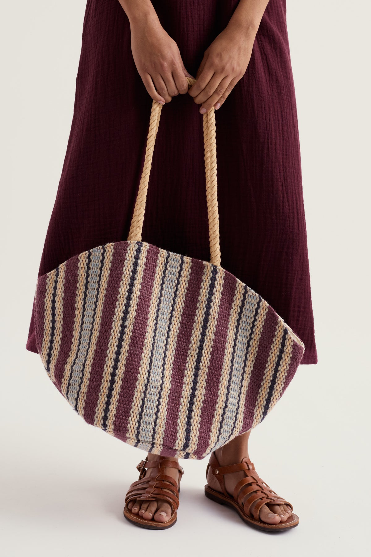 Alkanet Jute Clam-Shaped Bag