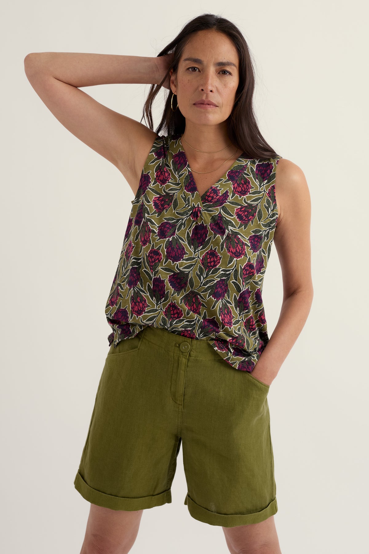 Achilla V-neck Vest