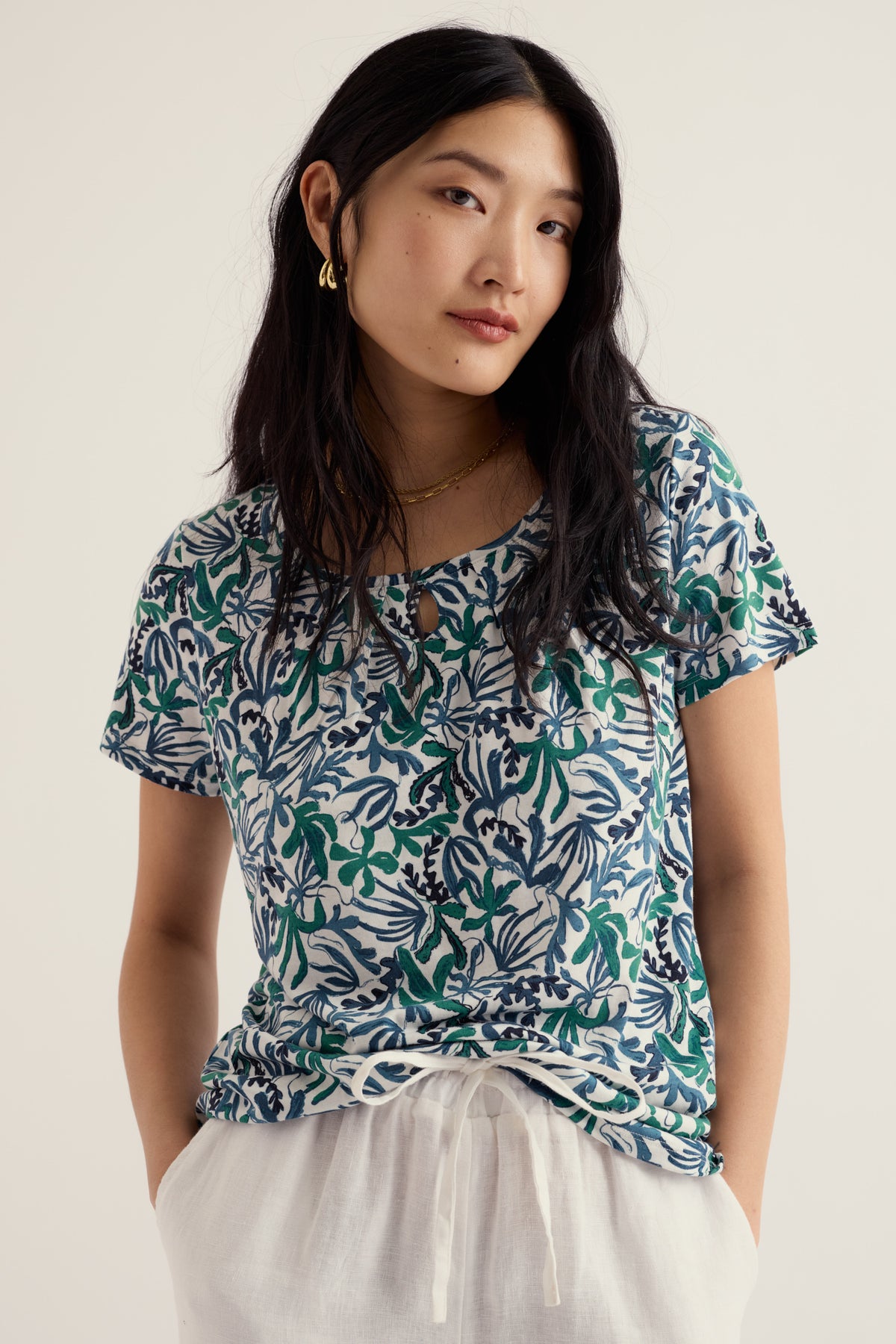 Appletree Keyhole Detail T-Shirt