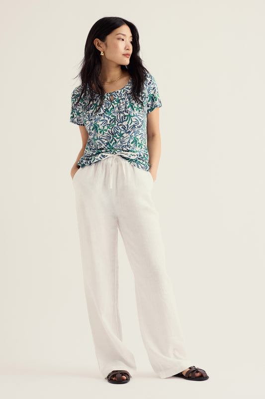 Appletree Keyhole Detail T-Shirt