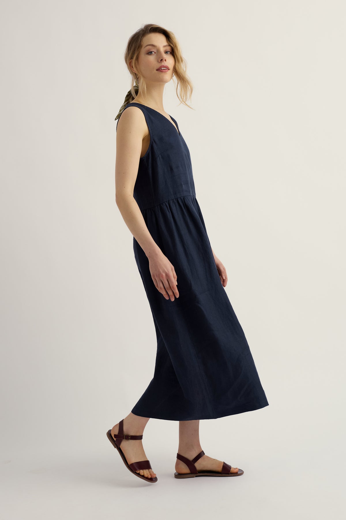 Lowland Heather Sleeveless Linen Dress