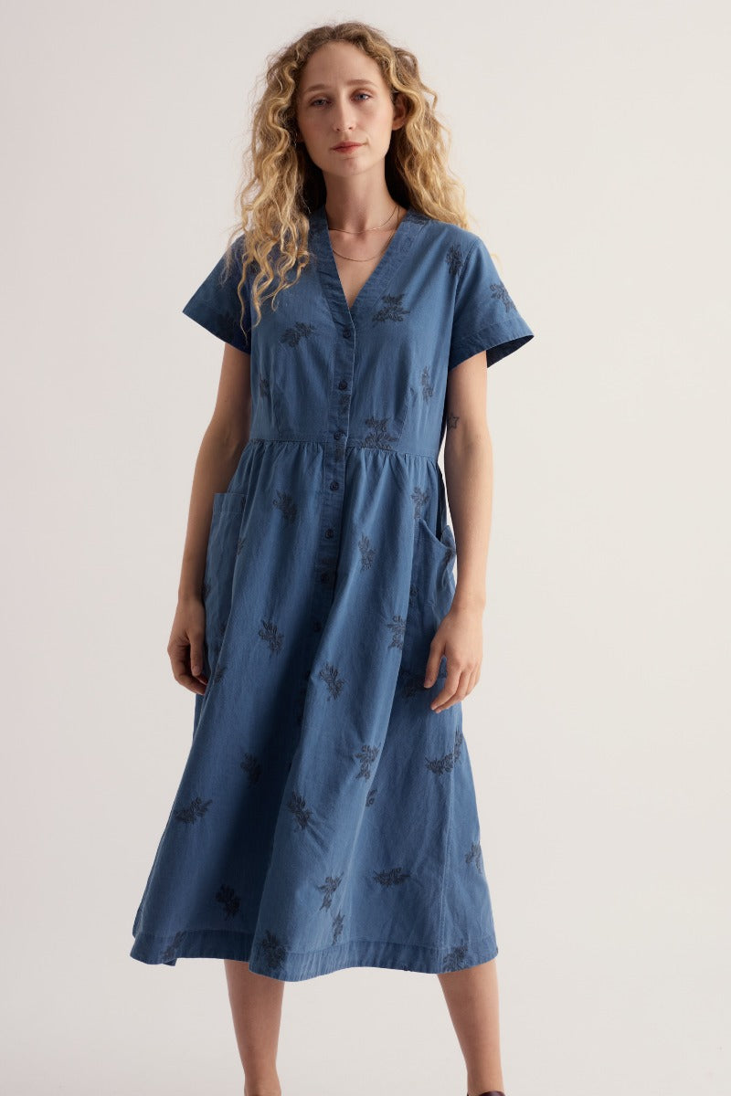 Fowen Embroidered Shirt-Style Dress